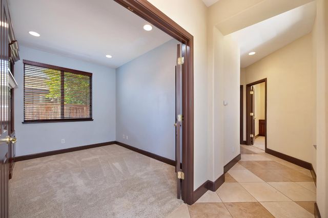 620 Castle Oaks Dr, Ione, CA 95640