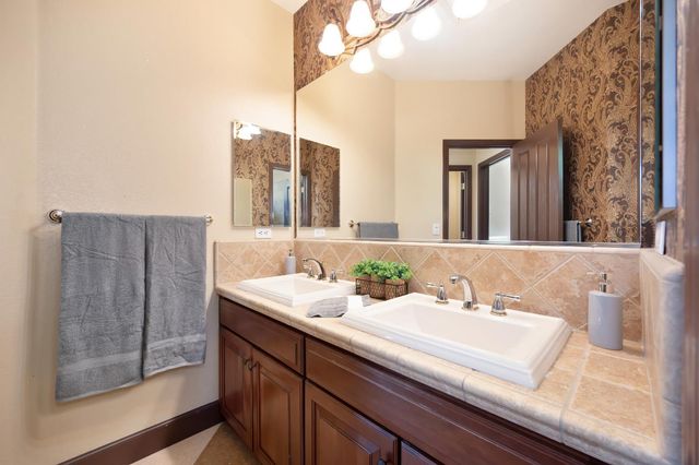 620 Castle Oaks Dr, Ione, CA 95640