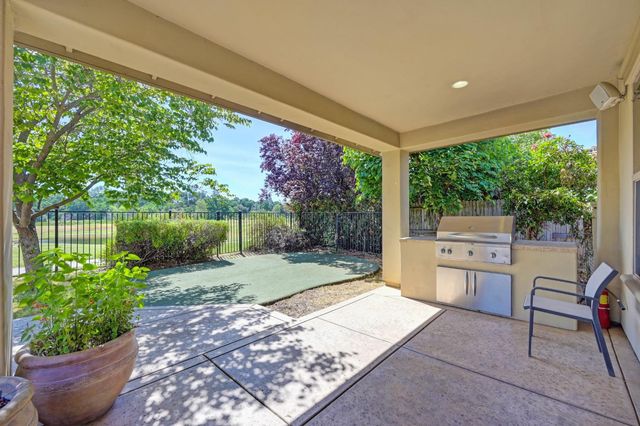 620 Castle Oaks Dr, Ione, CA 95640
