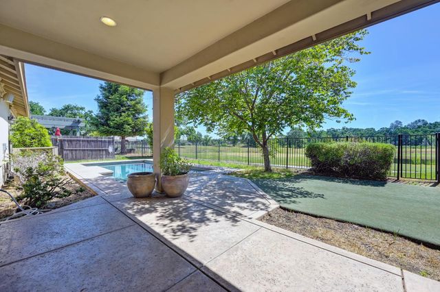 620 Castle Oaks Dr, Ione, CA 95640