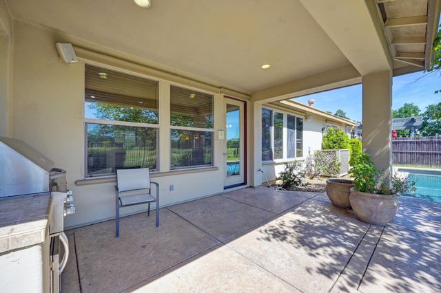 620 Castle Oaks Dr, Ione, CA 95640