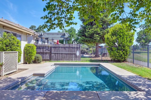 620 Castle Oaks Dr, Ione, CA 95640