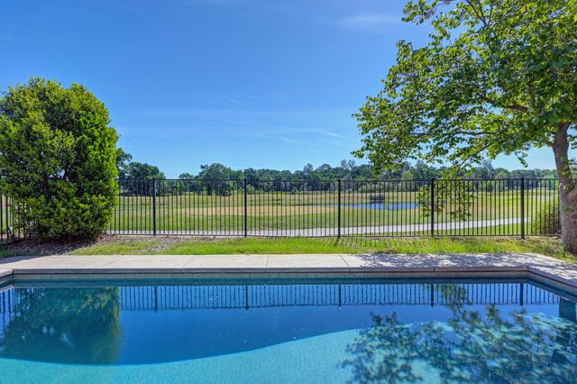 620 Castle Oaks Dr, Ione, CA 95640