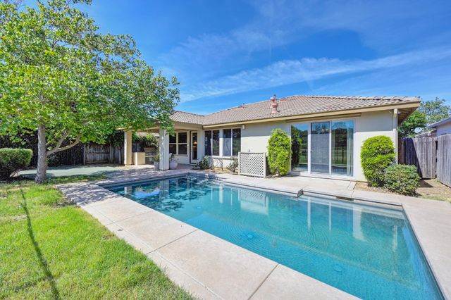 620 Castle Oaks Dr, Ione, CA 95640