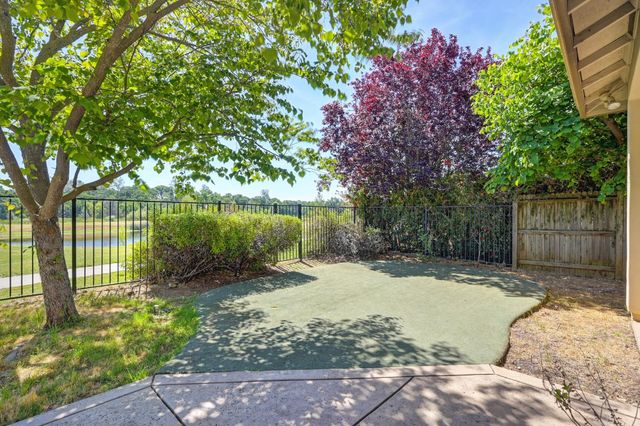620 Castle Oaks Dr, Ione, CA 95640