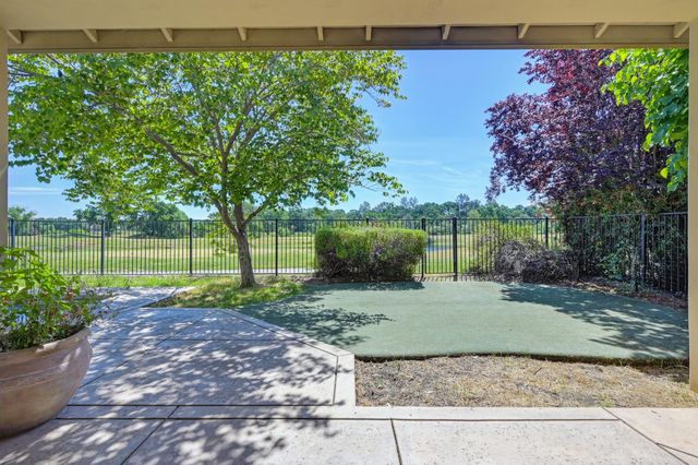 620 Castle Oaks Dr, Ione, CA 95640