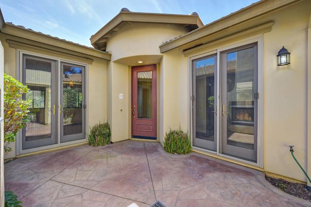 620 Castle Oaks Dr, Ione, CA 95640