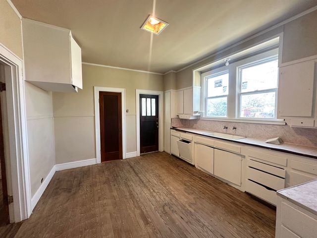 1406 E Main St., Atlanta, TX 75551