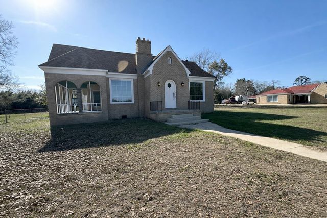 1406 E Main St., Atlanta, TX 75551