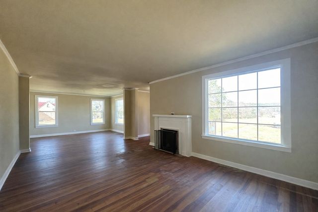 1406 E Main St., Atlanta, TX 75551