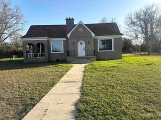 1406 E Main St., Atlanta, TX 75551