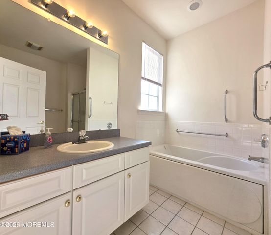 91 Robin Lane, Barnegat, NJ 08005