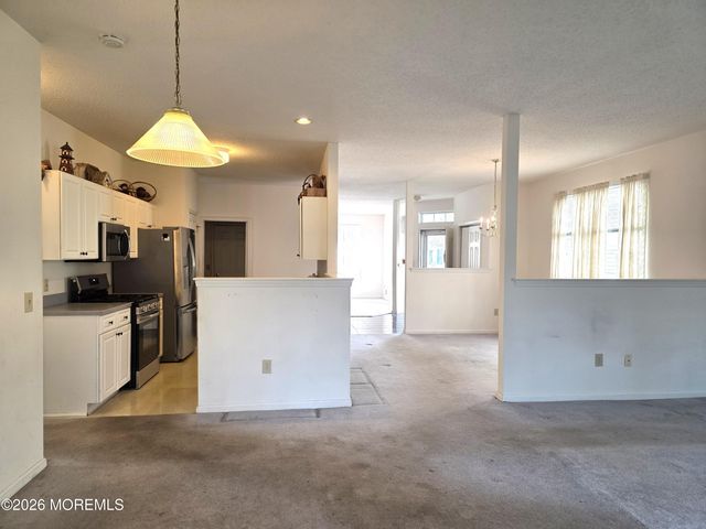 91 Robin Lane, Barnegat, NJ 08005