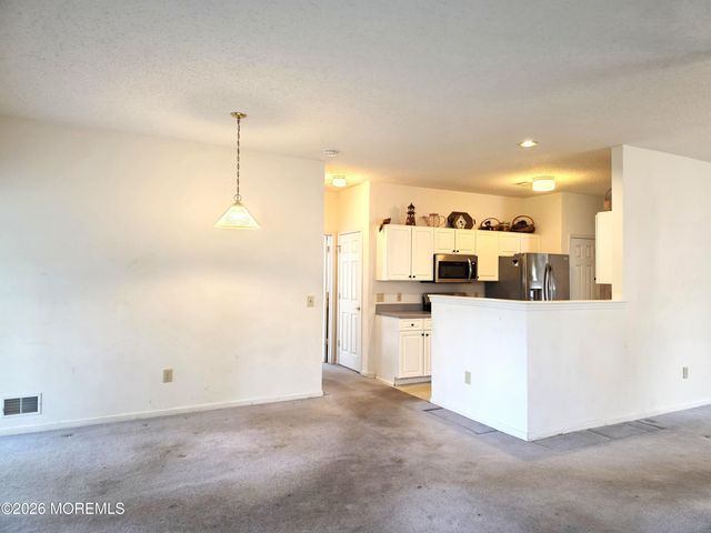 91 Robin Lane, Barnegat, NJ 08005