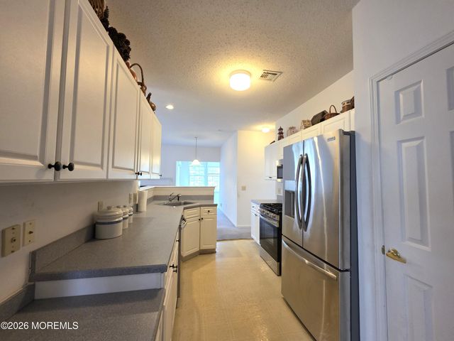91 Robin Lane, Barnegat, NJ 08005