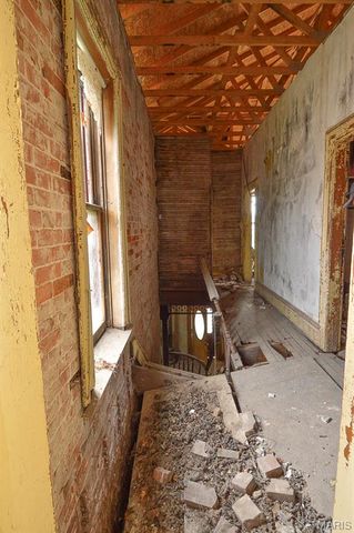 303 N Jackson Street, Belleville, IL 62220