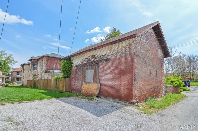 303 N Jackson Street, Belleville, IL 62220