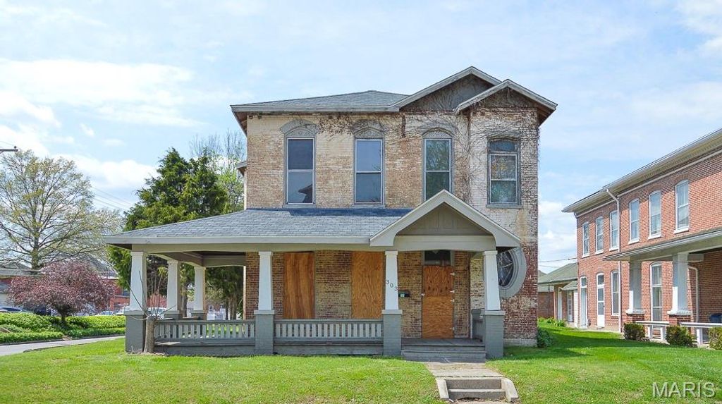 303 N Jackson Street, Belleville, IL 62220