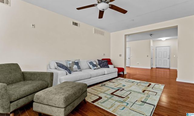 401 20th St S Apt 424, Birmingham, AL 35233