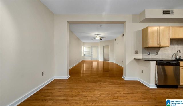 401 20th St S Apt 424, Birmingham, AL 35233