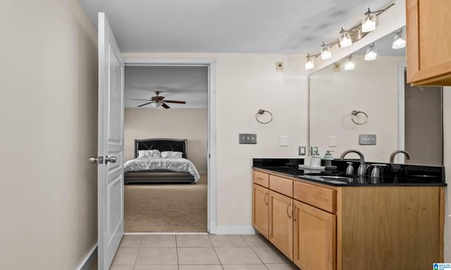 401 20th St S Apt 424, Birmingham, AL 35233