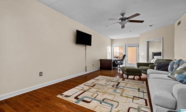 401 20th St S Apt 424, Birmingham, AL 35233