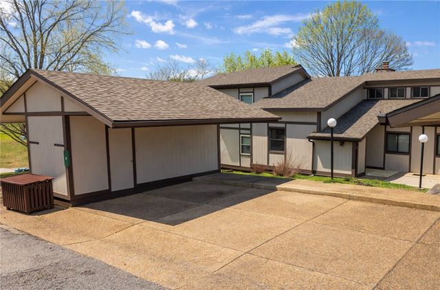 3 White Oak Avenue, Holiday Island, AR 72631