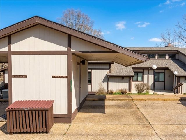 3 White Oak Avenue, Holiday Island, AR 72631