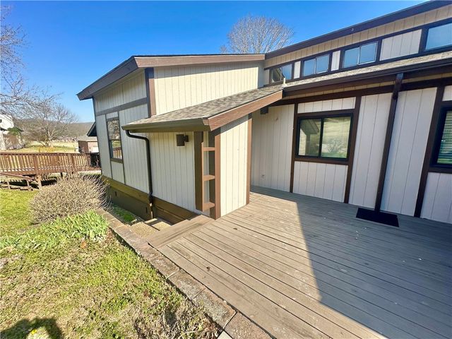 3 White Oak Avenue, Holiday Island, AR 72631