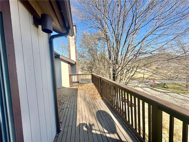 3 White Oak Avenue, Holiday Island, AR 72631