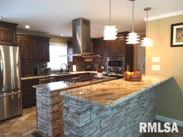 1292 CO Road 700 E Road, Carmi, IL 62821