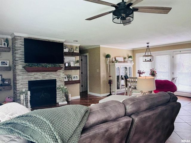 1292 CO Road 700 E Road, Carmi, IL 62821