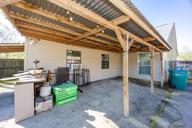 8725 Fairoaks St, Denham Springs, LA 70726