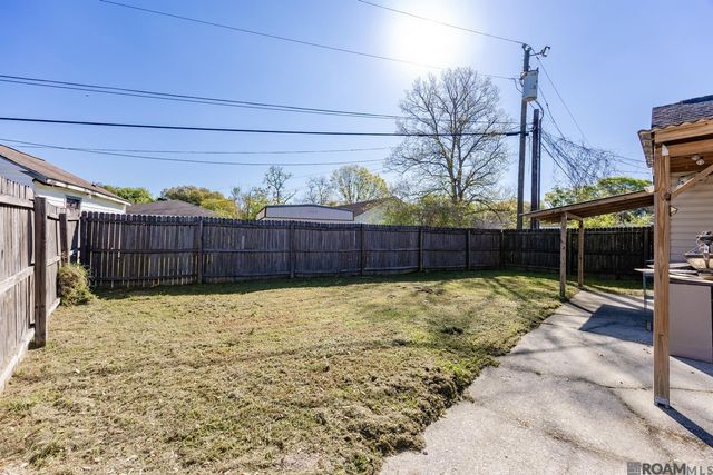 8725 Fairoaks St, Denham Springs, LA 70726