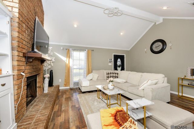 8725 Fairoaks St, Denham Springs, LA 70726