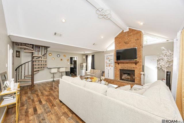 8725 Fairoaks St, Denham Springs, LA 70726