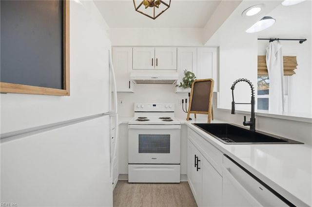 1337 Longwood DR, Norfolk, VA 23508