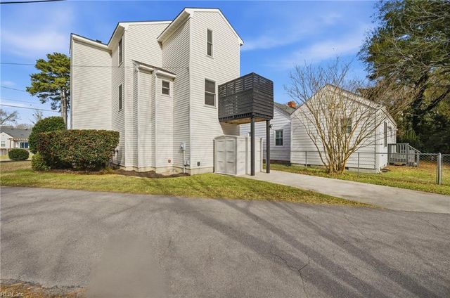 1337 Longwood DR, Norfolk, VA 23508