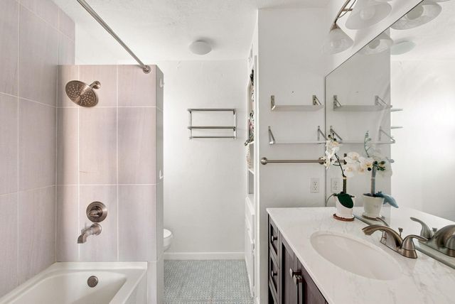 3303 W William Cannon DR B, Austin, TX 78745