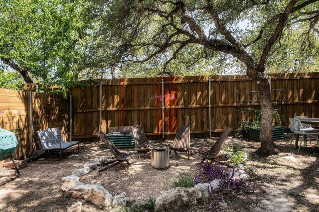 3303 W William Cannon DR B, Austin, TX 78745