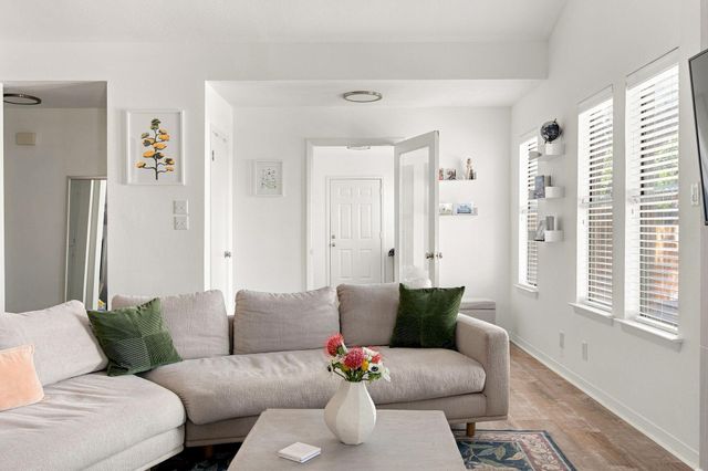 3303 W William Cannon DR B, Austin, TX 78745