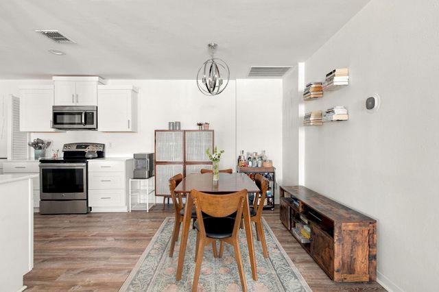 3303 W William Cannon DR B, Austin, TX 78745