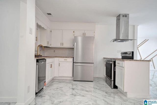 3213 LEE AVENUE SW, Birmingham, AL 35221