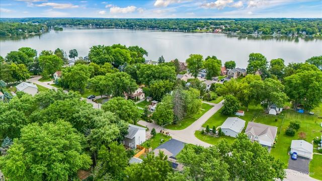 3901 Woodstock Street, Wonder Lake, IL 60097