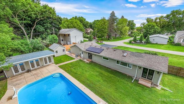 3901 Woodstock Street, Wonder Lake, IL 60097