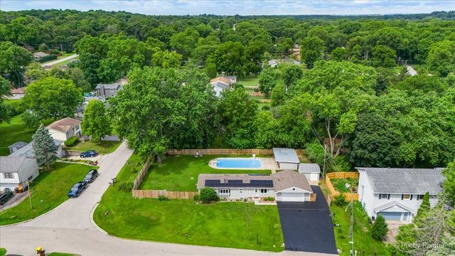 3901 Woodstock Street, Wonder Lake, IL 60097