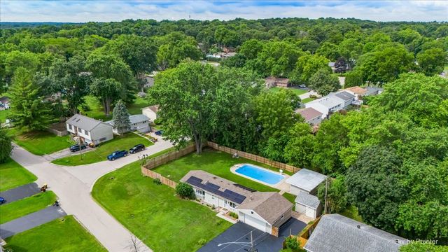 3901 Woodstock Street, Wonder Lake, IL 60097