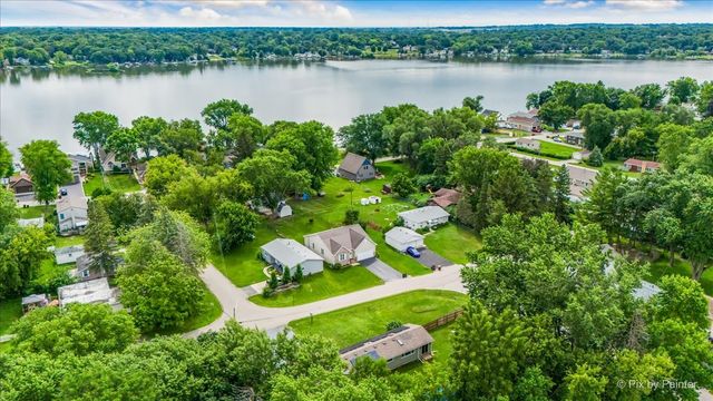 3901 Woodstock Street, Wonder Lake, IL 60097