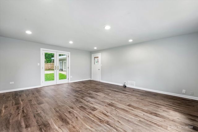 3901 Woodstock Street, Wonder Lake, IL 60097