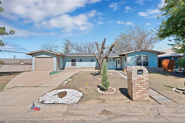 4940 Flagstone Drive, Fort Worth, TX 76114